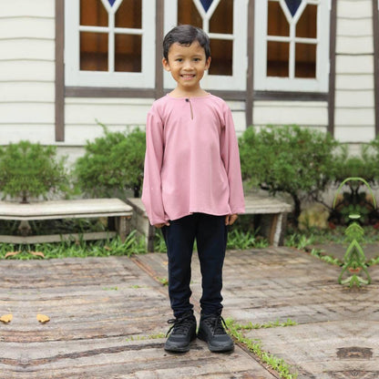 Kurta Aydan Budak kurta budak lelaki como crepe warna Seri – Masyarabia